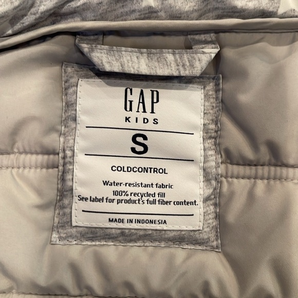 GAP Kids Gray Puffer Vest Size Small - Picture 6 of 7